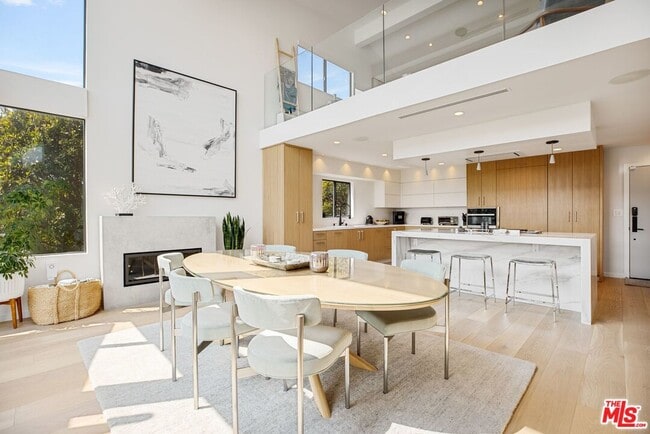 Building Photo - 302 Ashland Ave Unit 301