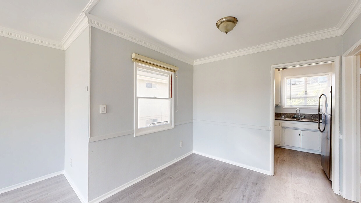 3D Tour - 1615-1621 N Hobart Blvd