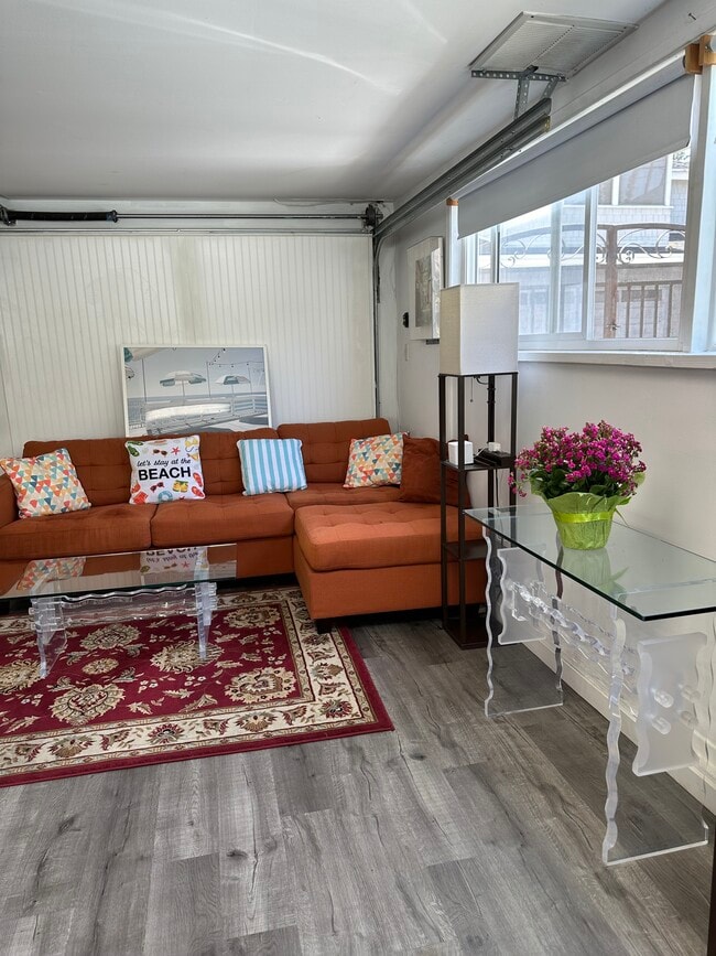 Photo - 2331 Ocean Ave Unit StudioVenice Canals