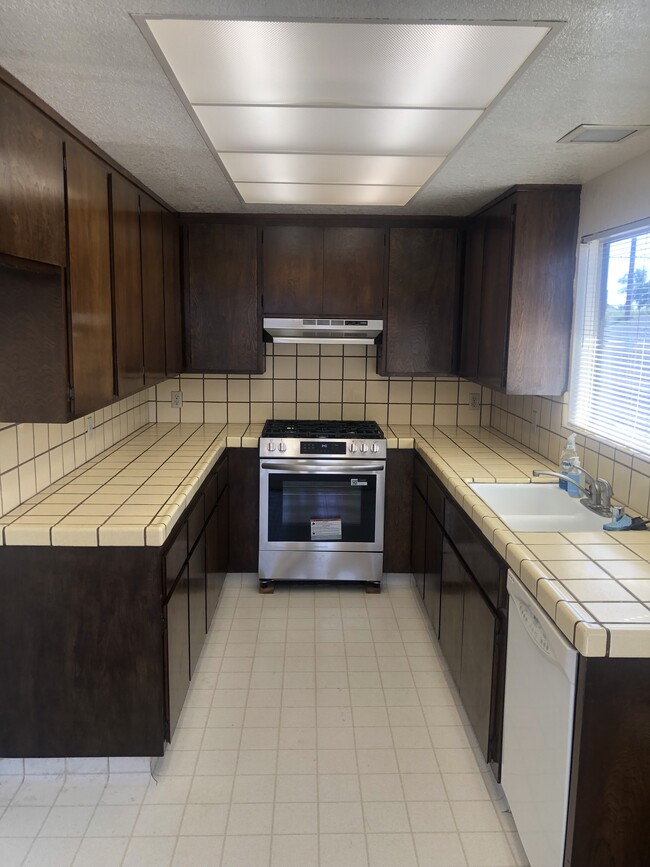 Kitchen - 2029 W 182nd St Unit Duplex