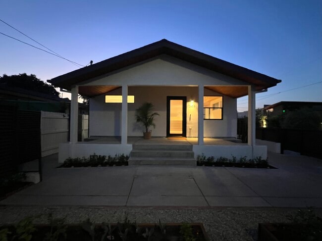 Building Photo - 2853 Denby Ave Rental