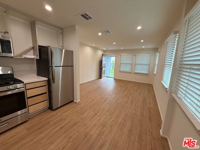 Building Photo - 2320 Carnegie Ln