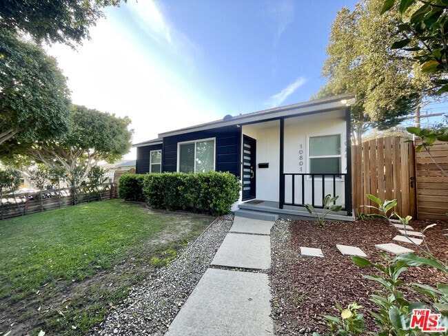Building Photo - 10801 Galvin St Rental