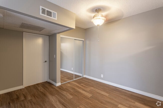 1 BR, 1 BA - 754 SF - Mesa Village Apartments