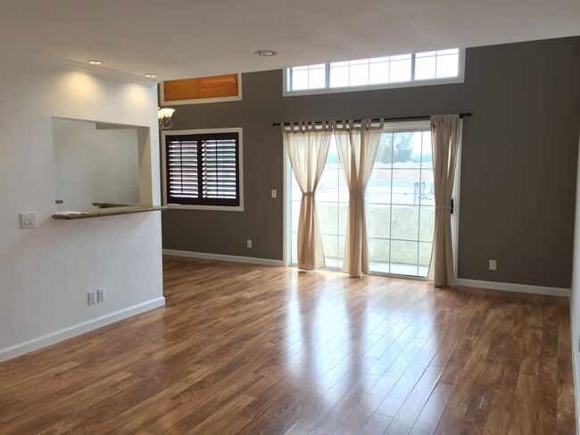 Photo - 21529 Saticoy St Unit 210