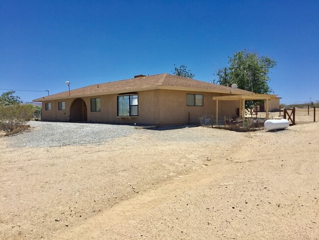 Huge House on a 2 1/2 acre lot in North J... - Huge House on a 2 1/2 acre lot in North J...