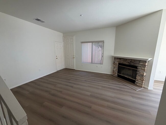 Photo - Fully Renovated and Move-In Ready Unit 15