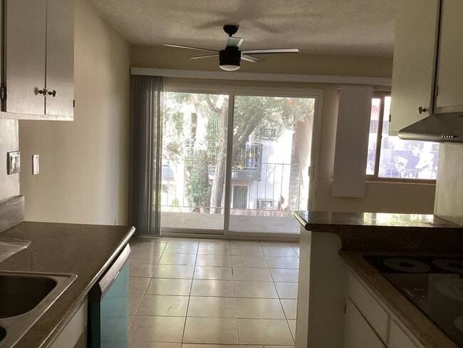 4324 Mammoth Ave LLC - 4324 Mammoth Ave LLC Apartment Unit 27