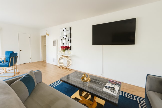 Photo - 2463 Federal Ave