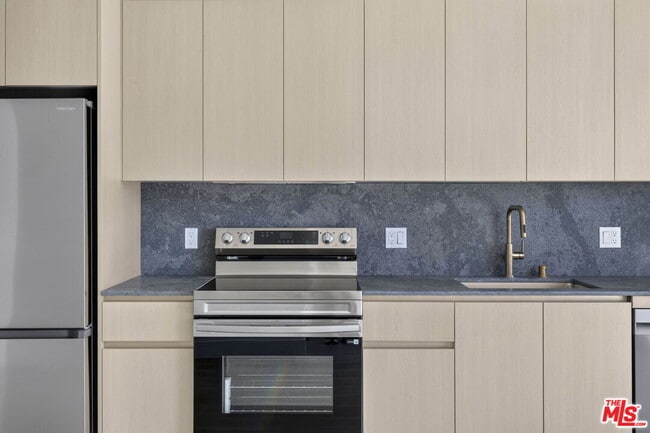 Photo - 1808 Lincoln Blvd Unit 203