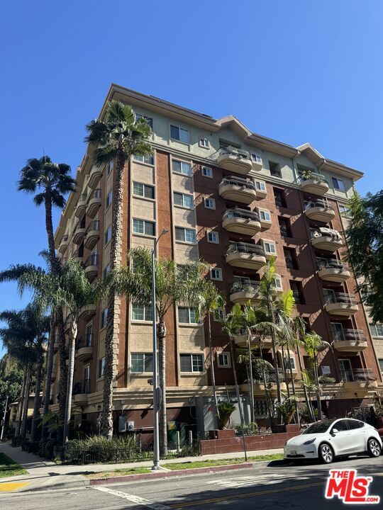 Building Photo - 700 S Ardmore Ave Unit PH4 Rental