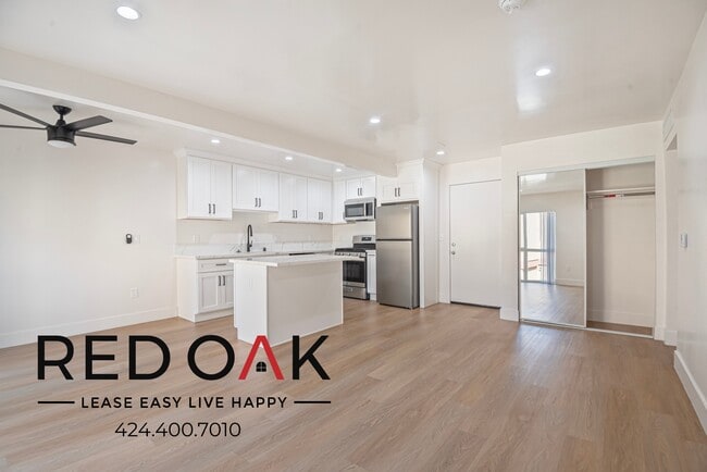 Building Photo - 17830 Sherman Way Unit 347