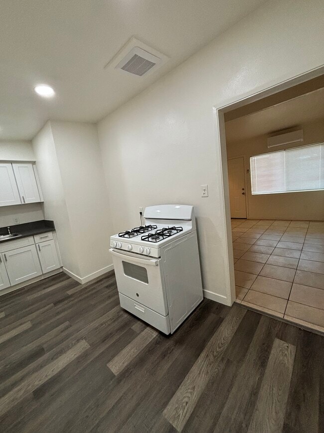 Photo - 467 W Ramona Dr Unit Studio Duplex