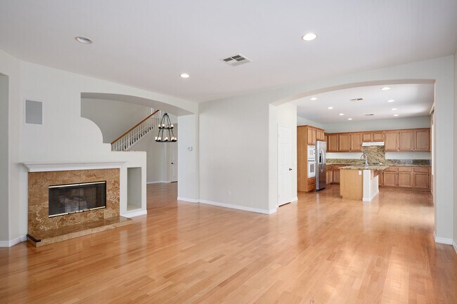 Living Room - 1807 Alta Vista Pl