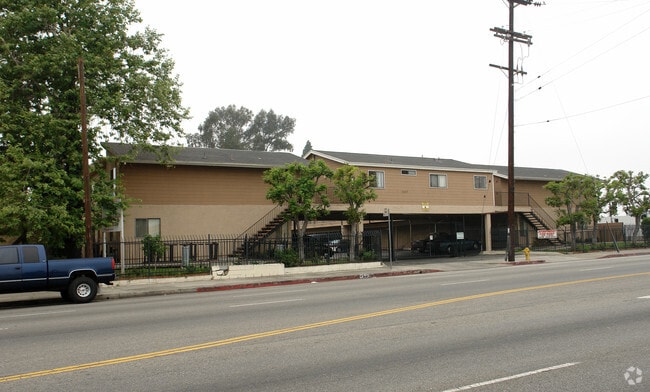 Photo - WOD - Woodman Apartments