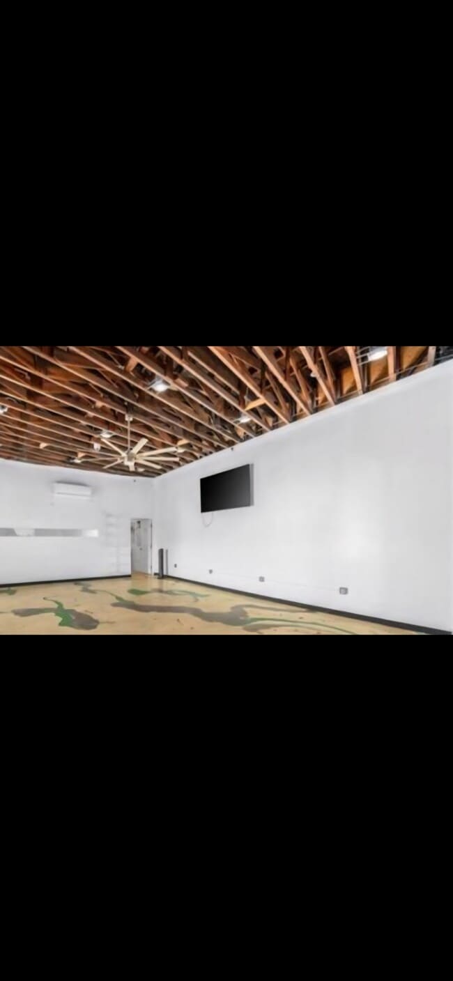 Building Photo - 1203 E Cesar E Chavez Ave