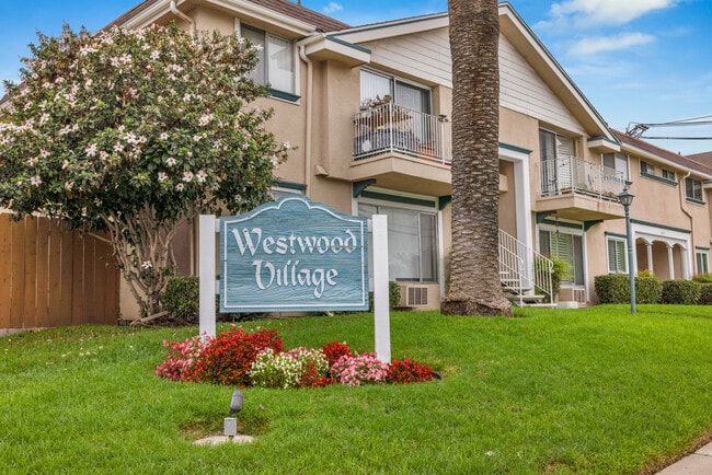Westwood Village - 4475 Dale Ave Condo Unit 112