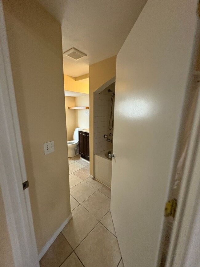 Photo - 377 Douglas St Unit 1