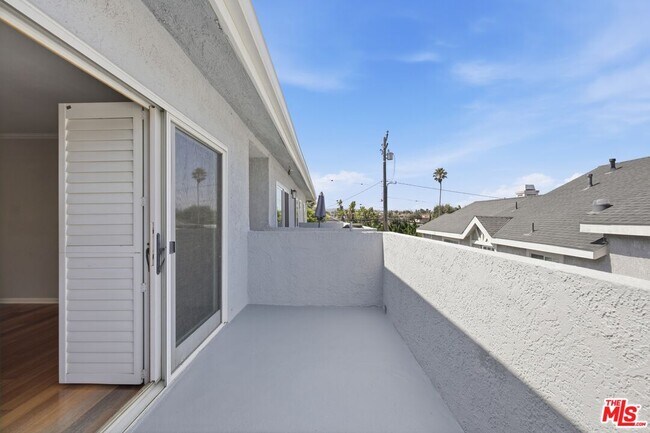 Photo - 1807 Carnegie Ln Unit 2