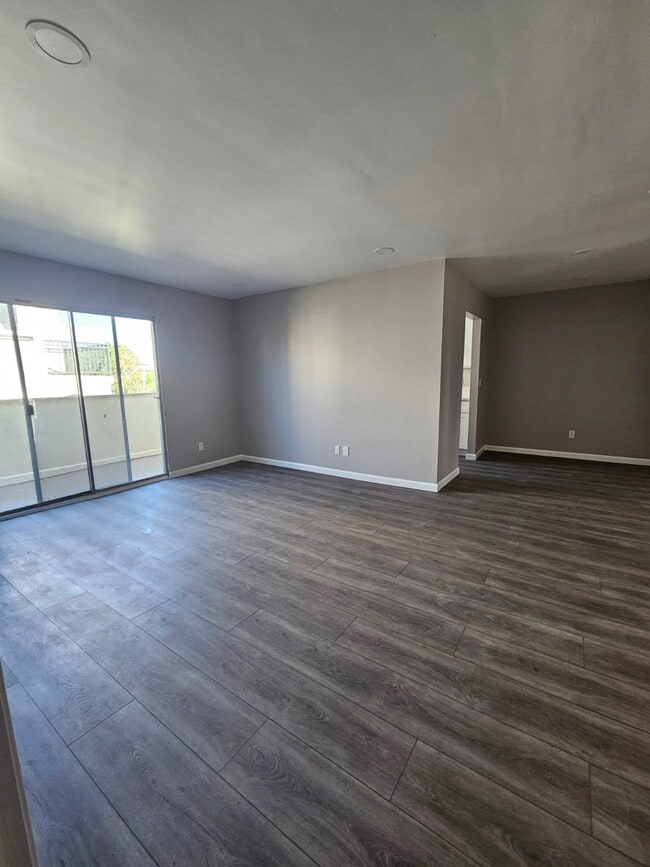Photo - 18650 Hatteras St Unit 201