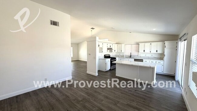 Photo - 11786 Oxford St