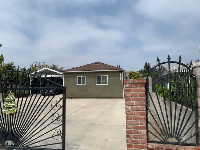 Super cute-Super-Spacious-1+1 ADU Apartme... - Super cute-Super-Spacious-1+1 ADU Apartme... House