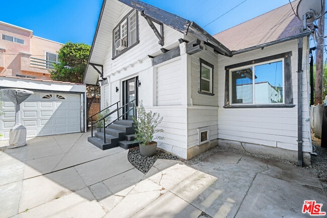 Photo - 1246 N Formosa Ave