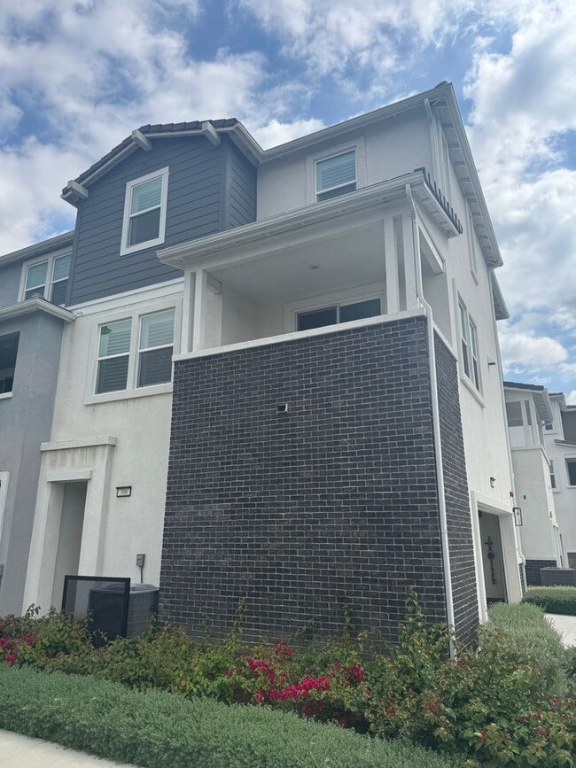 Photo - 2 Bedrooms 2.5 Bathrooms condo