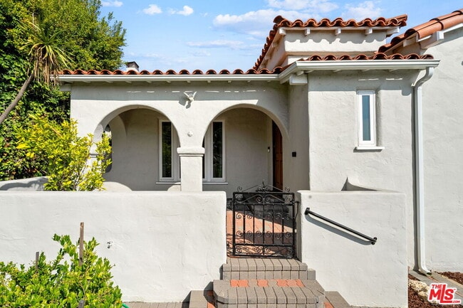 Photo - 2148 Prosser Ave