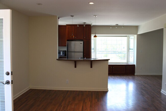 Photo - 1 Bedroom Condo in Mission Hills