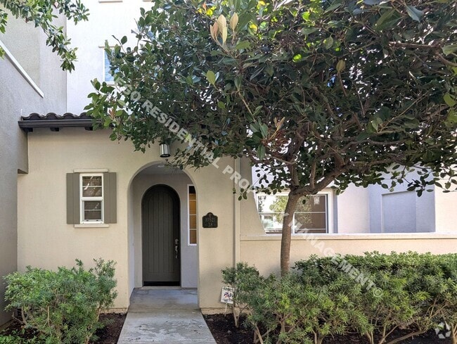 Building Photo - Beautiful San Moritz Townhome - Available ...
