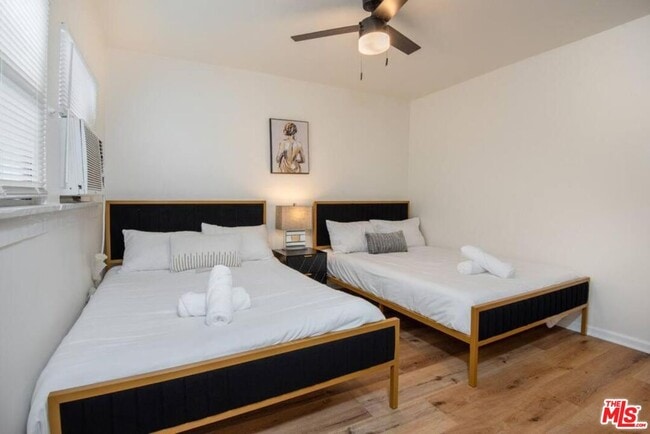 Photo - 1165 W 38th St