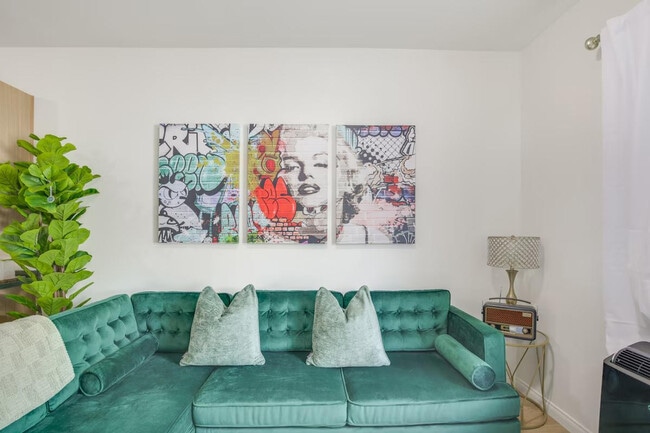 Photo - 2658-72 Broadway Unit ID1307919P