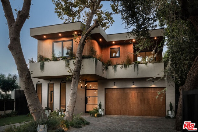 Photo - 13229 Hesby St