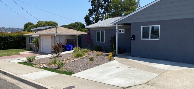 Building Photo - Remodeled 4BD/3BA, Detached Bedroom!