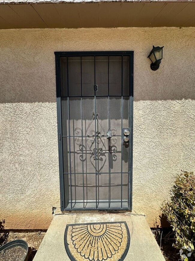 Building Photo - 15254 Sequoia St Unit #B Rental