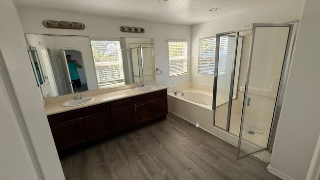 Photo - 1410 Butterfly Ct