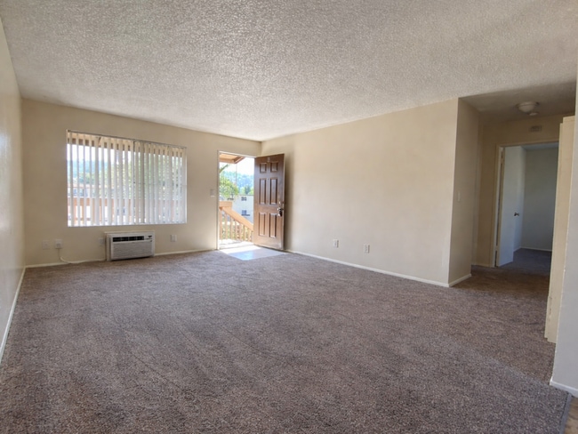 Building Photo - 1010 S Magnolia Ave