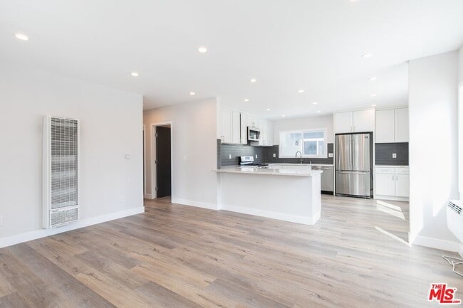 Photo - 3872 Bentley Ave