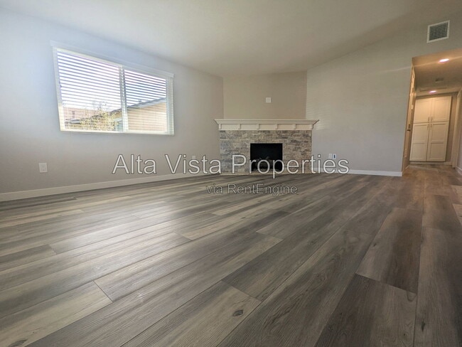 Photo - 965 Beverly Ave