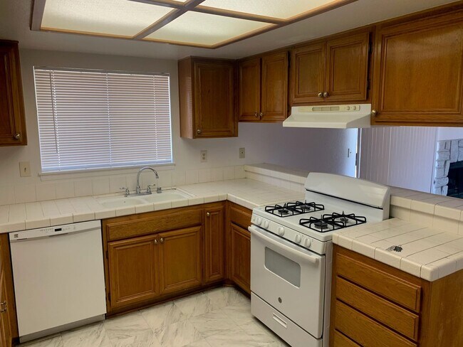 Photo - spacious 3 bedroom 2 bath home with large yard