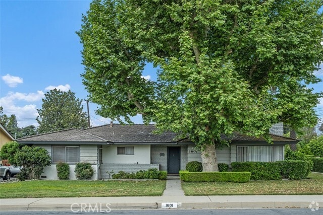 Building Photo - 1601 S 8th Ave Rental