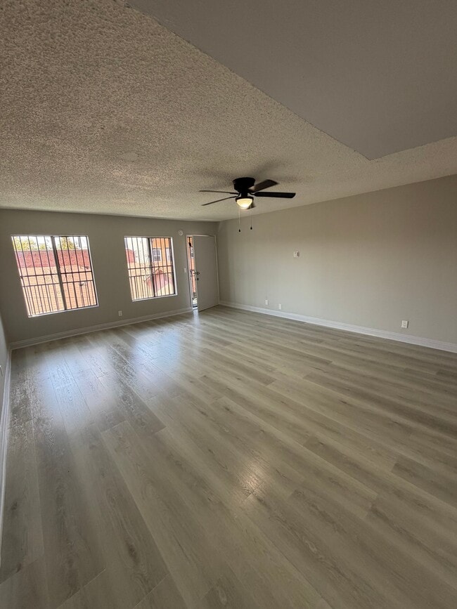 Photo - 4265 S Hoover St Unit 4