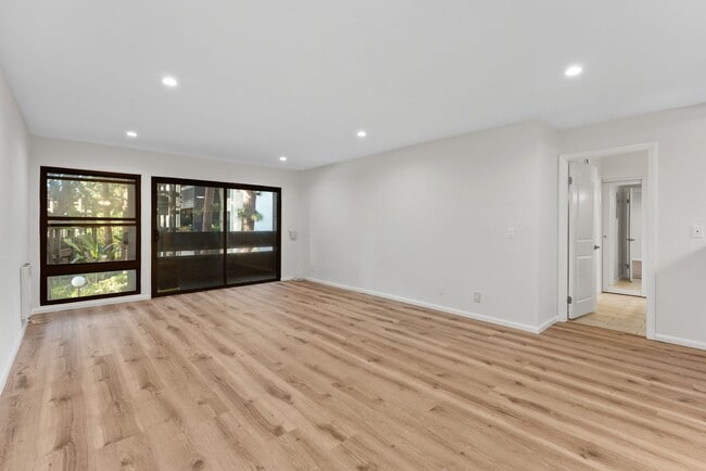 Photo - 8650 Gulana Ave Unit L2168