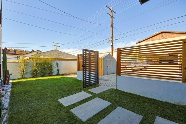 Photo - Chic Fully Renovated Luxury Home in the Burbank Hills! Unit 721