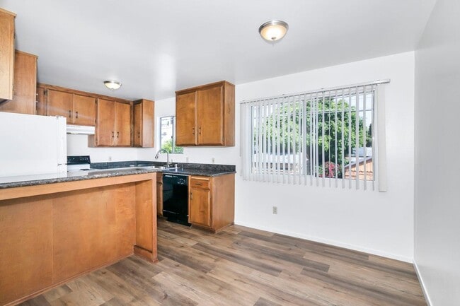 Photo - SPACIOUS 2BD/1.5BA TOP FLOOR UNIT IN THE H...