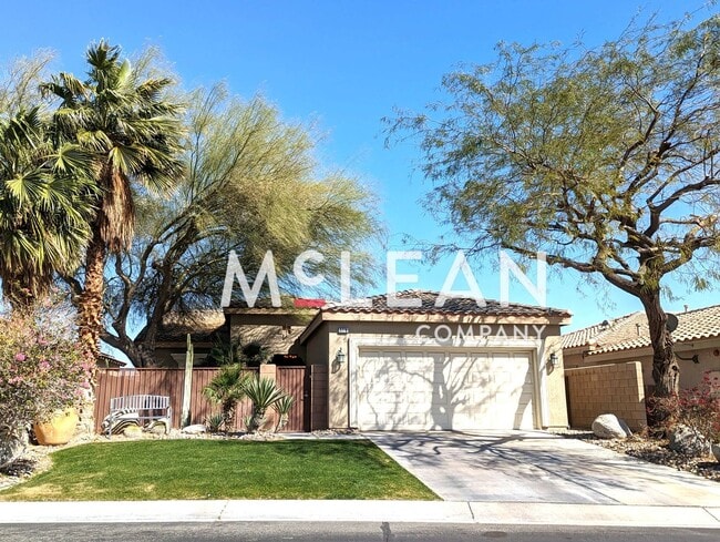 Beautiful Three Bedroom Home - Pet Friendly! - Beautiful Three Bedroom Home - Pet Friendly!