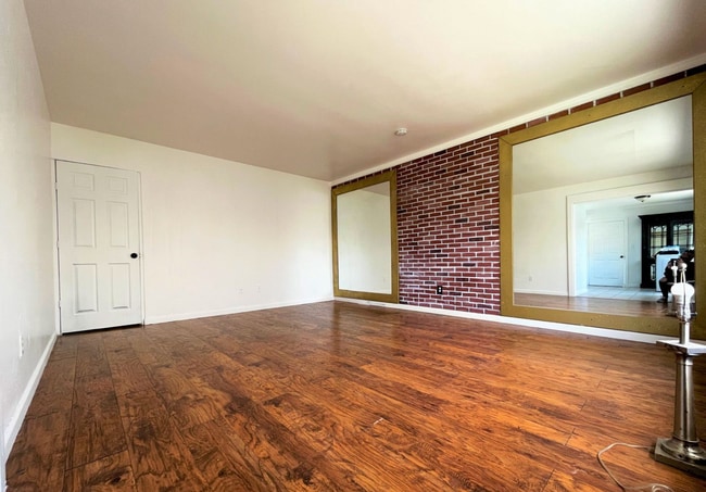 Photo - 2085 Franklin Ave Unit 2085 1/2 Franklin Ave
