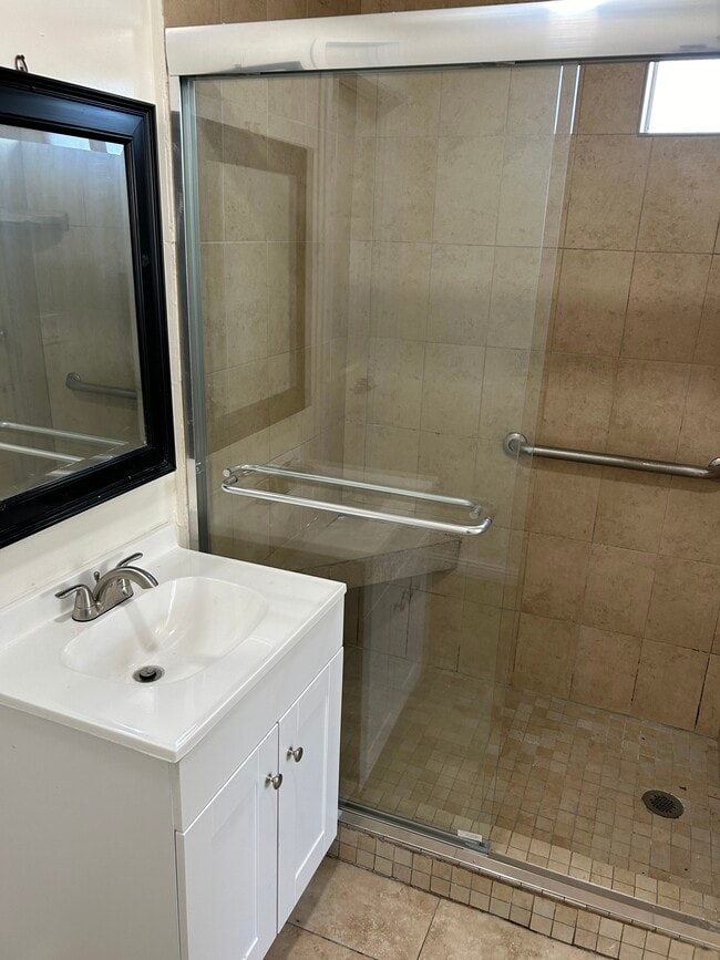 Photo - 4221 S Olive St