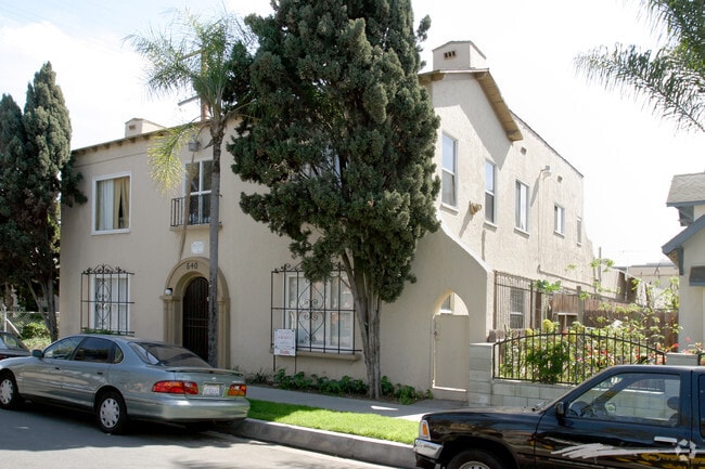 Photo - 540 E 14th St